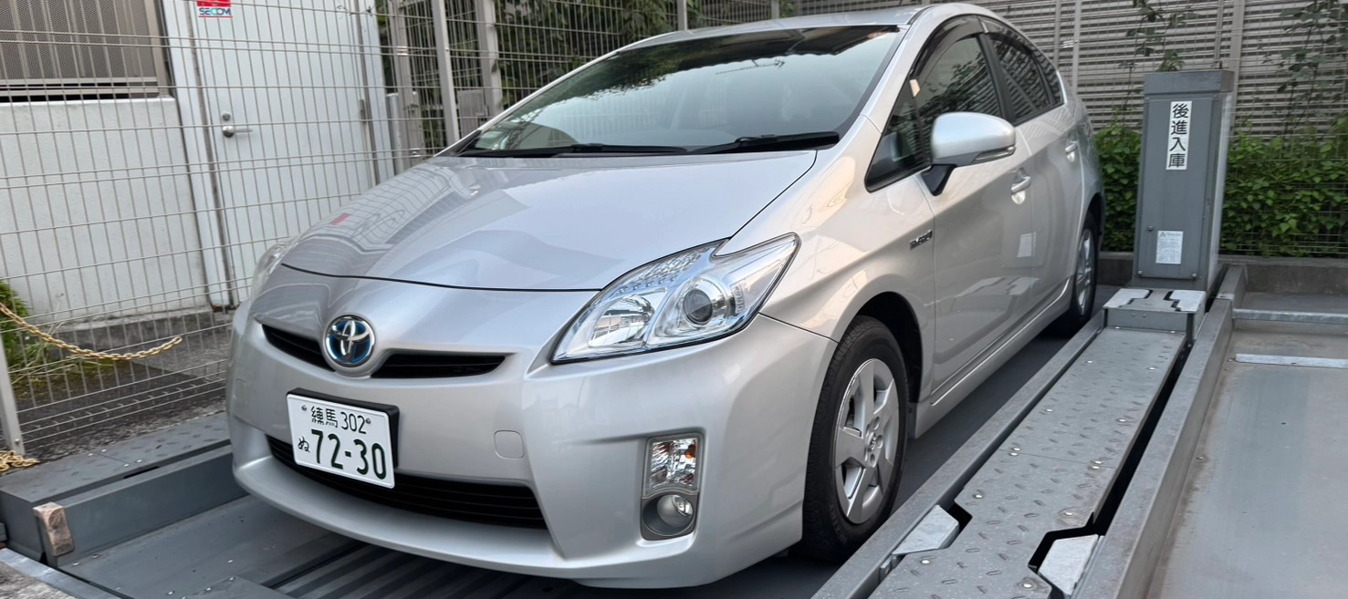 ペーパードライバー講習で使用する補助ブレーキ付き教習車